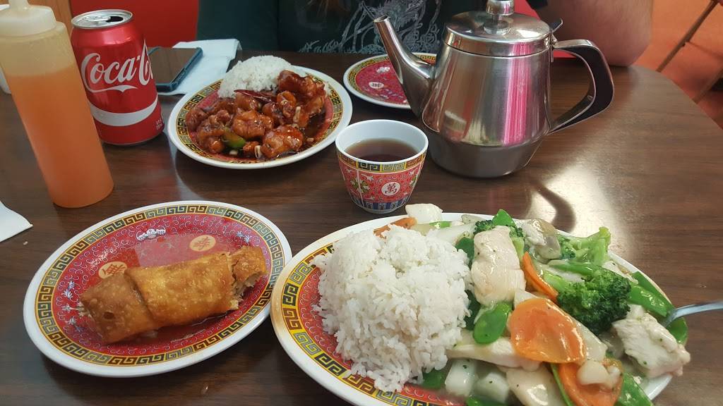 China House | restaurant | 2 IL-59, Warrenville, IL 60555, USA | 6303933828 OR +1 630-393-3828