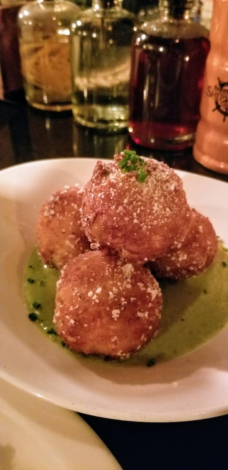 Oak Haven Table & Bar | restaurant | 932 State St, New Haven, CT 06511, USA | 2039159413 OR +1 203-915-9413