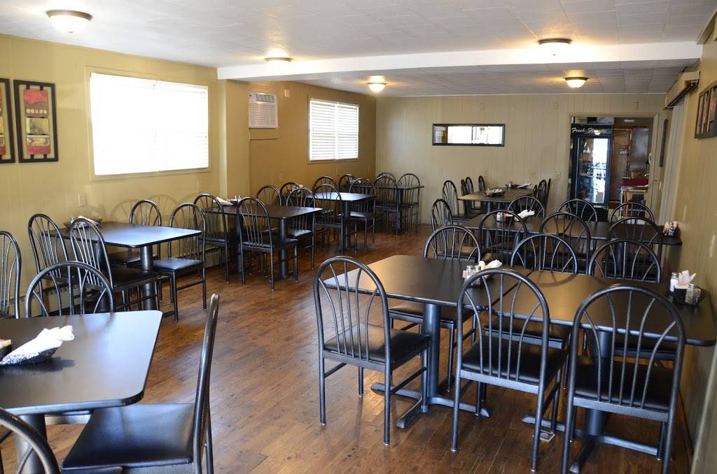 Joes Place | restaurant | 110 E 22nd Ave, Coal Valley, IL 61240, USA | 3097991400 OR +1 309-799-1400