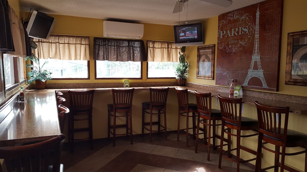 Coles Wings Things | restaurant | 2301 N Pace Blvd, Pensacola, FL 32501, USA | 8504340940 OR +1 850-434-0940