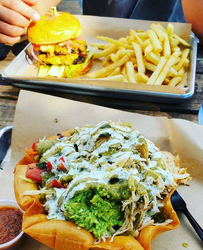 The Last Stand | restaurant | 330 W Davis St Suite 120, Dallas, TX 75208, USA | 2145799196 OR +1 214-579-9196