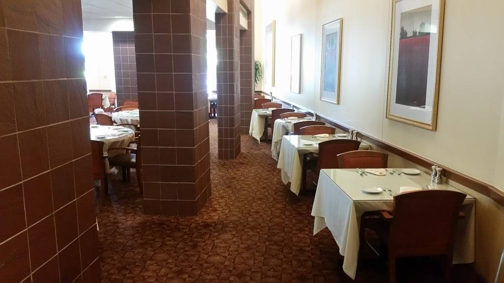 Bistro 2110 At the Blackwell | restaurant | 2110 Tuttle Park Pl, Columbus, OH 43210, USA | 6142472110 OR +1 614-247-2110