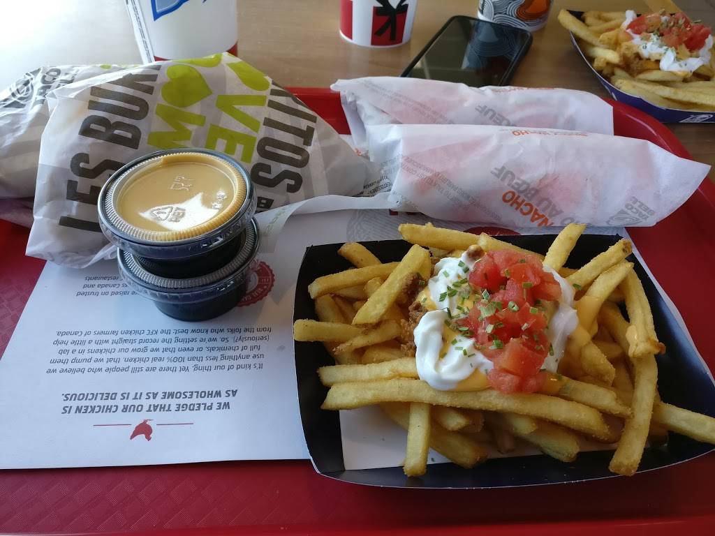 Taco Bell | meal takeaway | 391 Weber St N, Waterloo, ON N2J 3J2, Canada | 5198856680 OR +1 519-885-6680