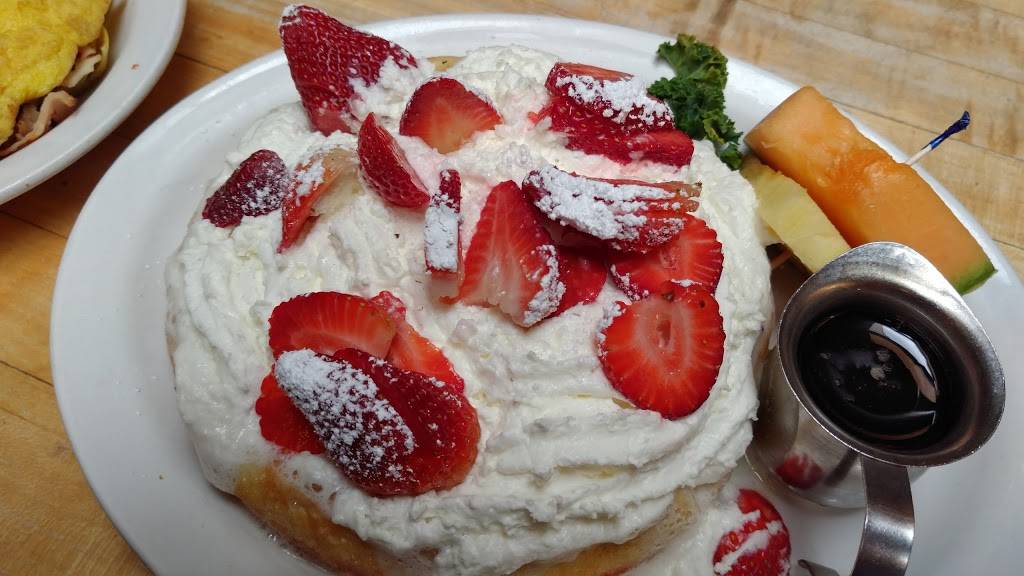 Dozens Restaurant | restaurant | 2180 S Havana St, Aurora, CO 80014, USA | 3033376627 OR +1 303-337-6627