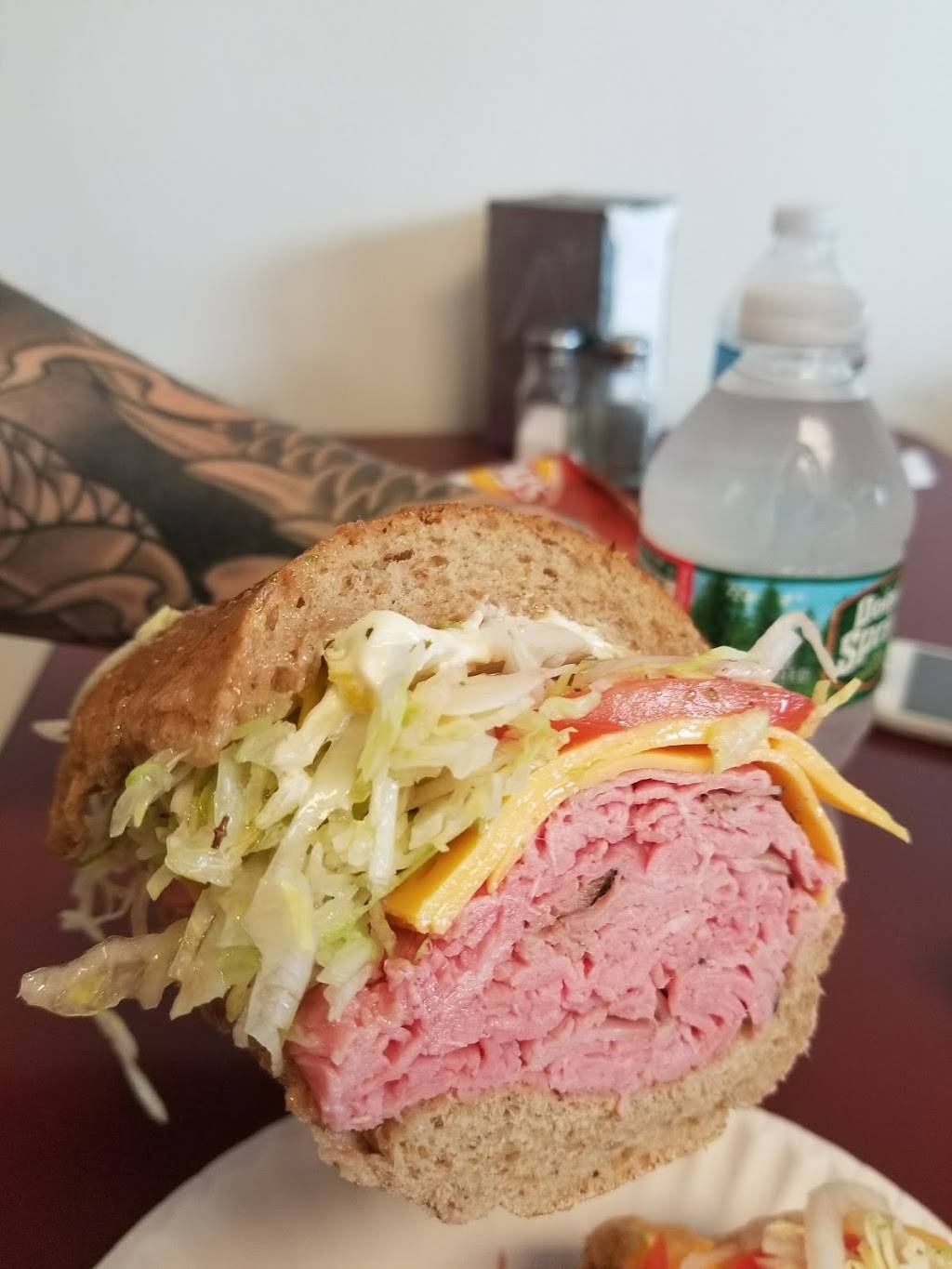 American Hero Subhouse | meal takeaway | 772 Riverside Ave, Lyndhurst, NJ 07071, USA | 2019357393 OR +1 201-935-7393