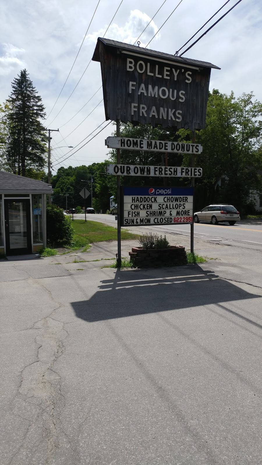 Bolleys Famous Franks | meal takeaway | 38 Water St, Hallowell, ME 04347, USA | 2076222951 OR +1 207-622-2951