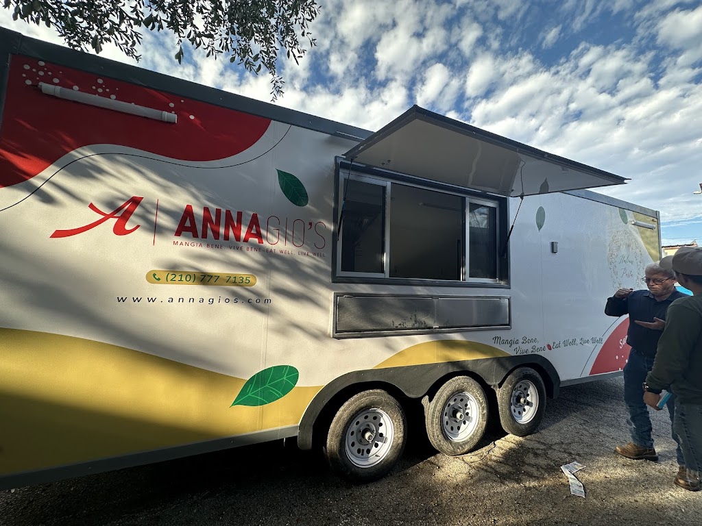 annagios | restaurant | 200 Pfeil Rd, Cibolo, TX 78108, USA | 2107777135 OR +1 210-777-7135