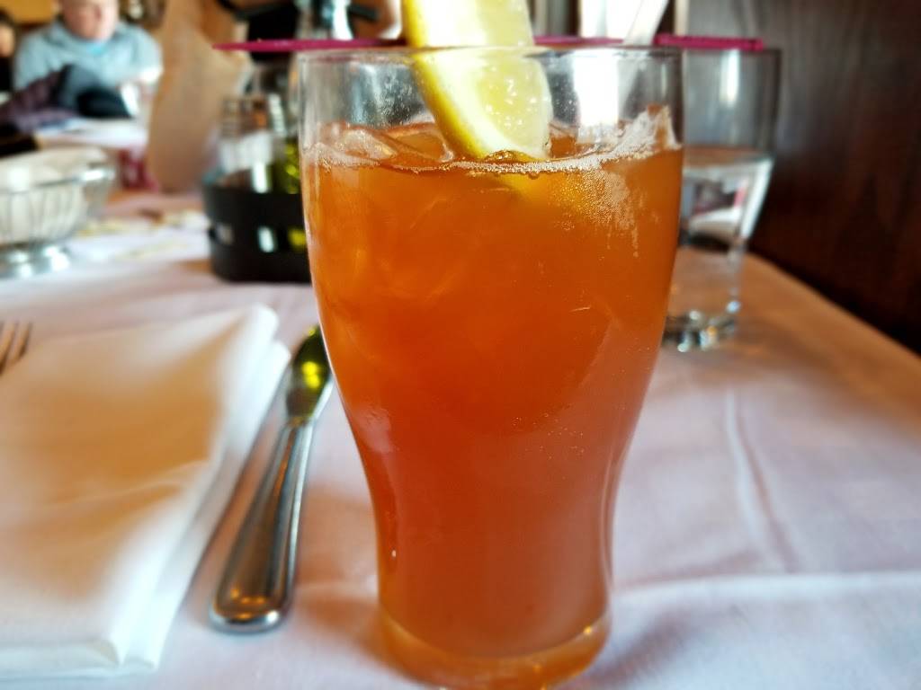 Maggianos Little Italy | restaurant | 4999 Old Orchard Shopping Ctr Space #A28, Skokie, IL 60077, USA | 8479339555 OR +1 847-933-9555