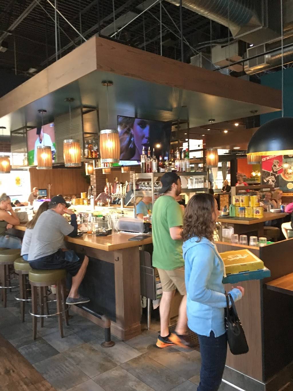 Pizza Lucé | restaurant | 11347 Viking Dr, Eden Prairie, MN 55344, USA | 9529994244 OR +1 952-999-4244