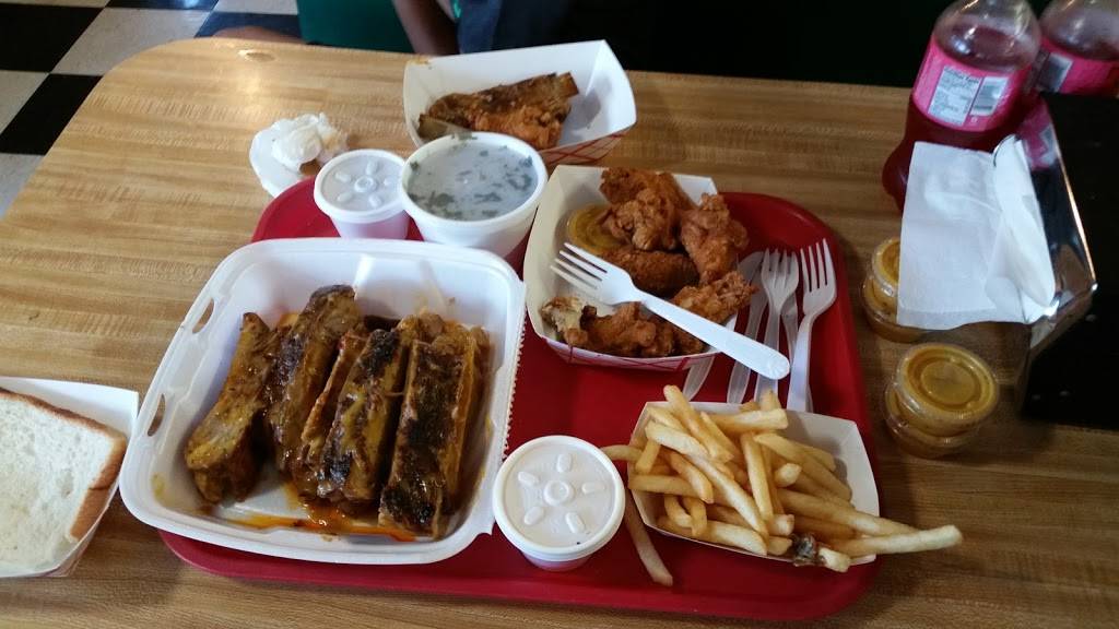 Spicys | restaurant | 225 W Main St, Riverhead, NY 11901, USA | 6317272781 OR +1 631-727-2781