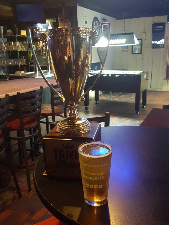 The Dog Saloon | restaurant | 3311 W Bay to Bay Blvd, Tampa, FL 33629, USA | 8138328211 OR +1 813-832-8211