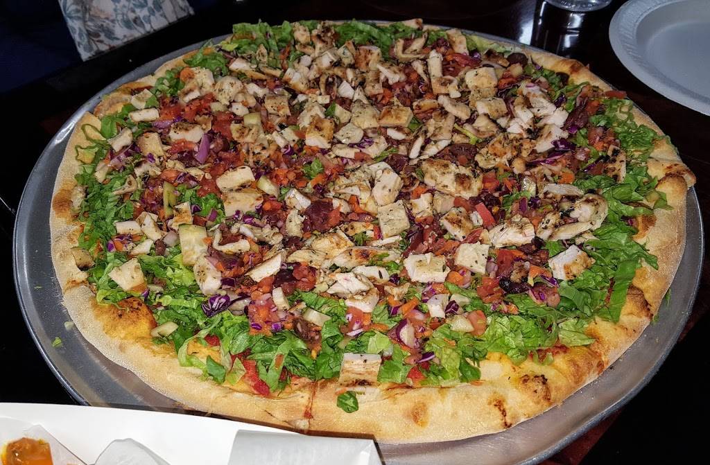 Crown Pizza | restaurant | 5663 Main St, Trumbull, CT 06611, USA | 2032683700 OR +1 203-268-3700