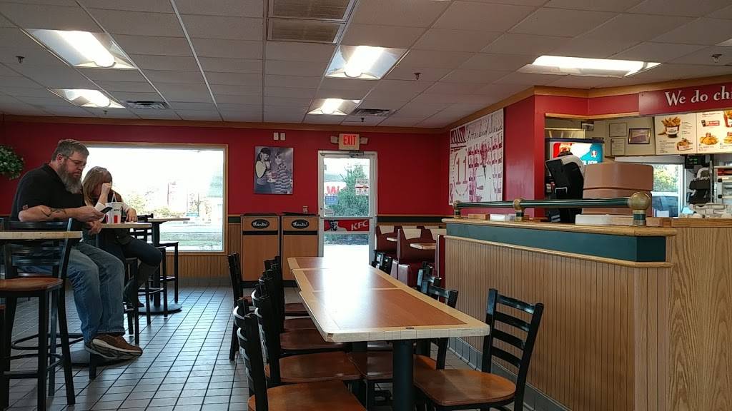 KFC | restaurant | 35 Tilton Rd, Tilton, NH 03276, USA | 6032863331 OR +1 603-286-3331