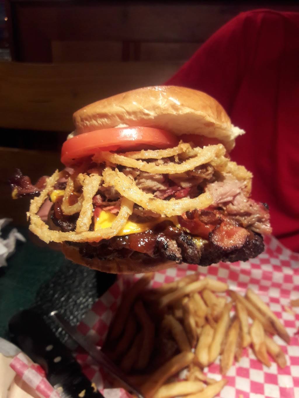 Famous Daves Bar-B-Que | restaurant | 208 Advantage Pl, Knoxville, TN 37922, USA | 8656949990 OR +1 865-694-9990