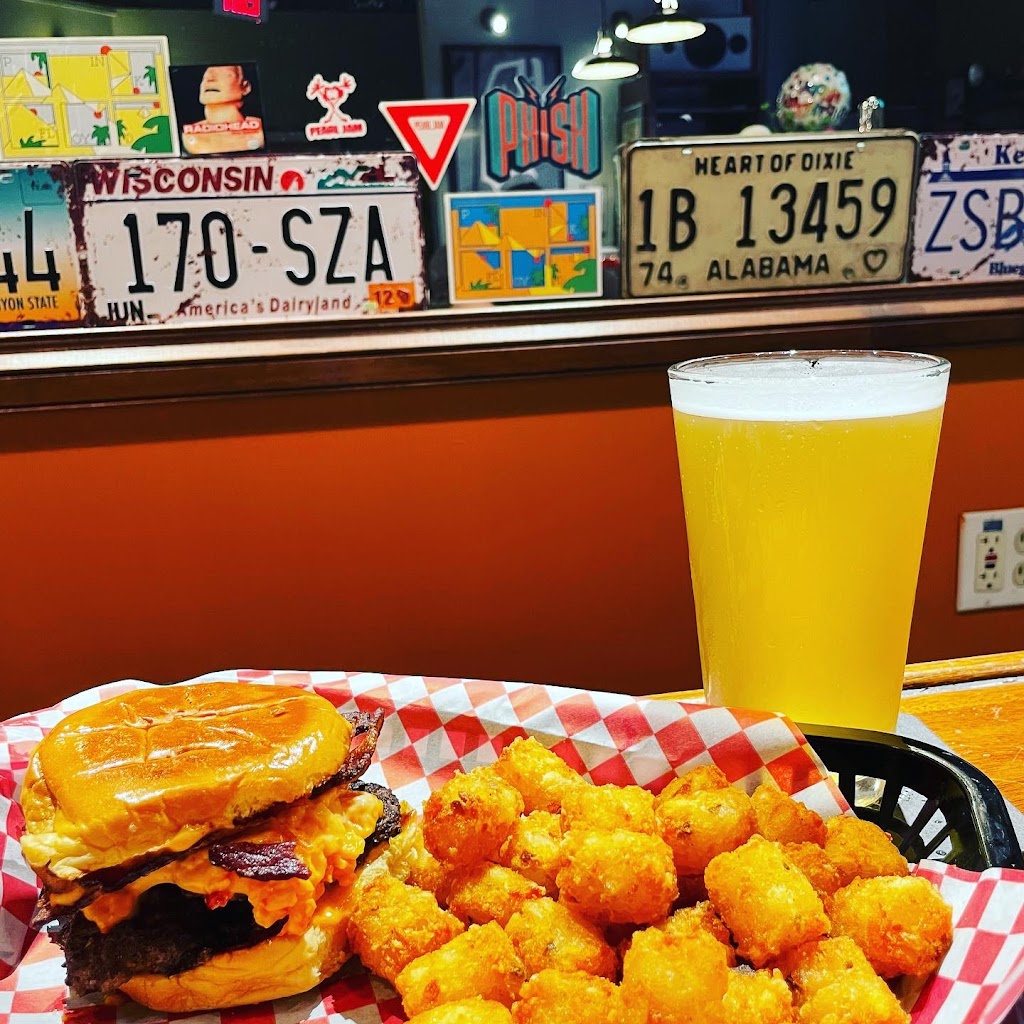 Whiskey Foxtrot Burger Dive | restaurant | 2341 John Hawkins Pkwy Suite 119, Hoover, AL 35244, USA | 2055366172 OR +1 205-536-6172