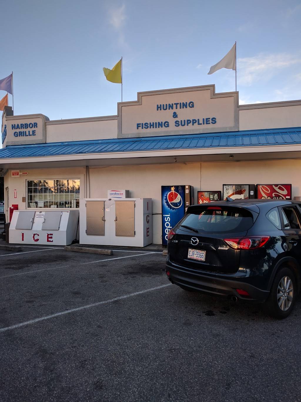 Whites Shopping Center | restaurant | 7395 US-64, Manns Harbor, NC 27953, USA | 2524732256 OR +1 252-473-2256