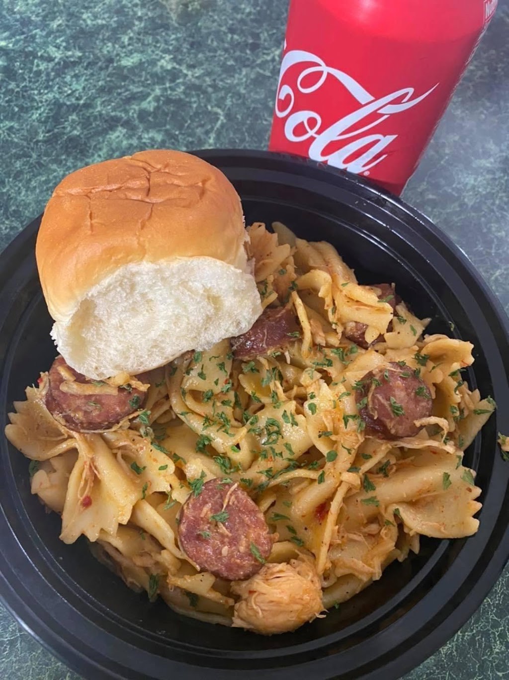 Frissons | restaurant | 7102 Wooldridge Rd, Corpus Christi, TX 78414, USA | 3373011192 OR +1 337-301-1192