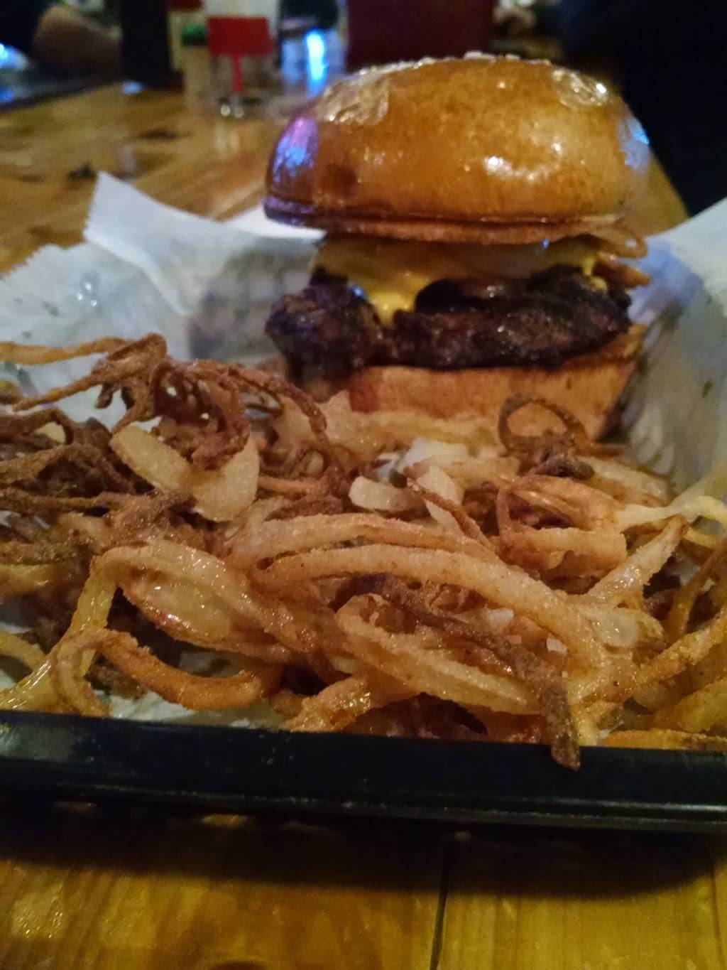 Fur Fin & Feather | restaurant | 3602 County Rd B, Wisconsin Dells, WI 53965, USA | 6082532828 OR +1 608-253-2828