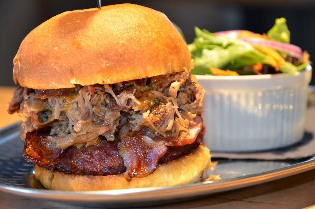 TheSmoke | restaurant | 498 First St, Collingwood, ON L9Y 1B8, Canada | 7052935522 OR +1 705-293-5522