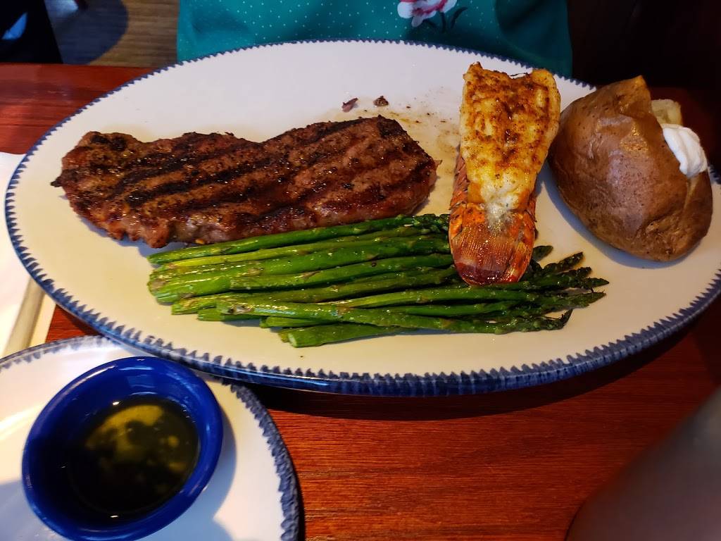 Red Lobster | restaurant | 1860 Joe Battle Blvd, El Paso, TX 79936, USA | 9158499844 OR +1 915-849-9844