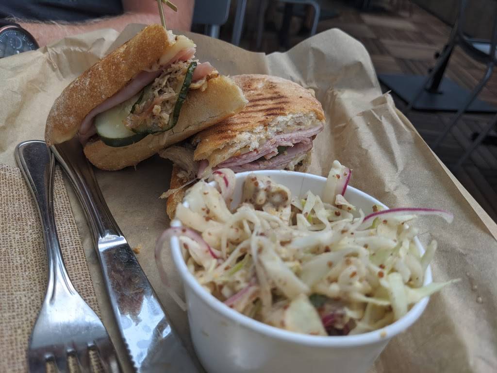 Clutch Smoked Meats | restaurant | 120 Luck Ave SW Suite 200, Roanoke, VA 24011, USA | 5406554080 OR +1 540-655-4080