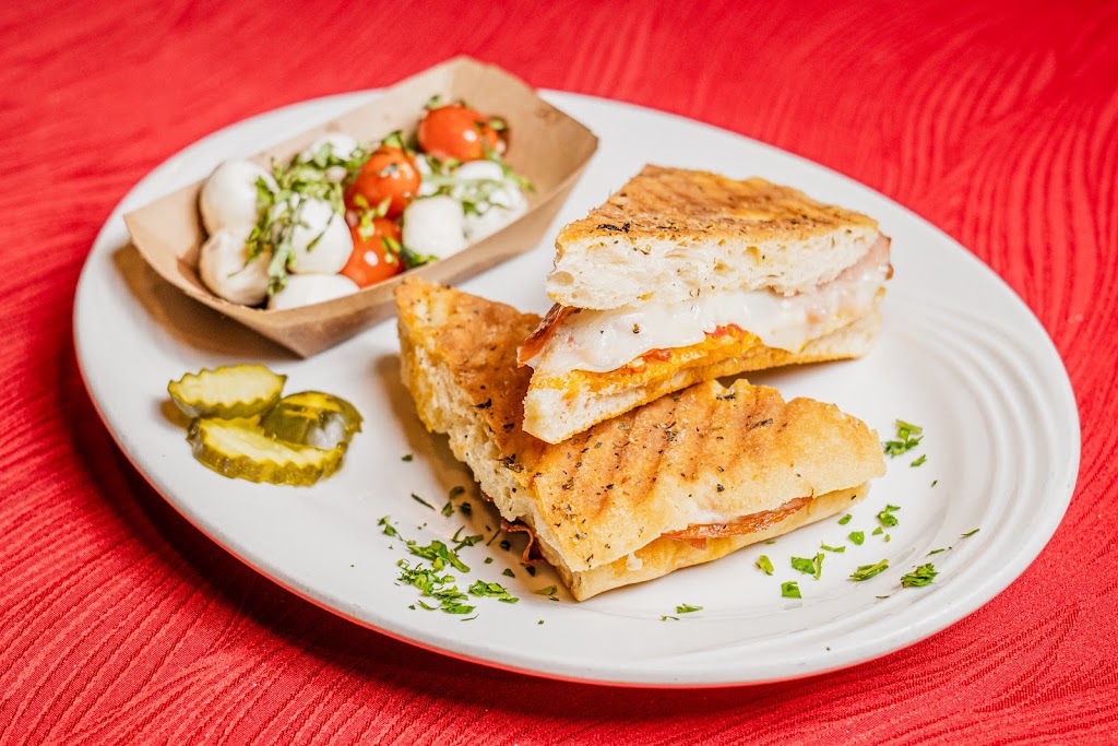 Dominicks Italian Restaurant & Deli | restaurant | 8621 Auburn Folsom Rd, Granite Bay, CA 95746, USA | 9167863355 OR +1 916-786-3355