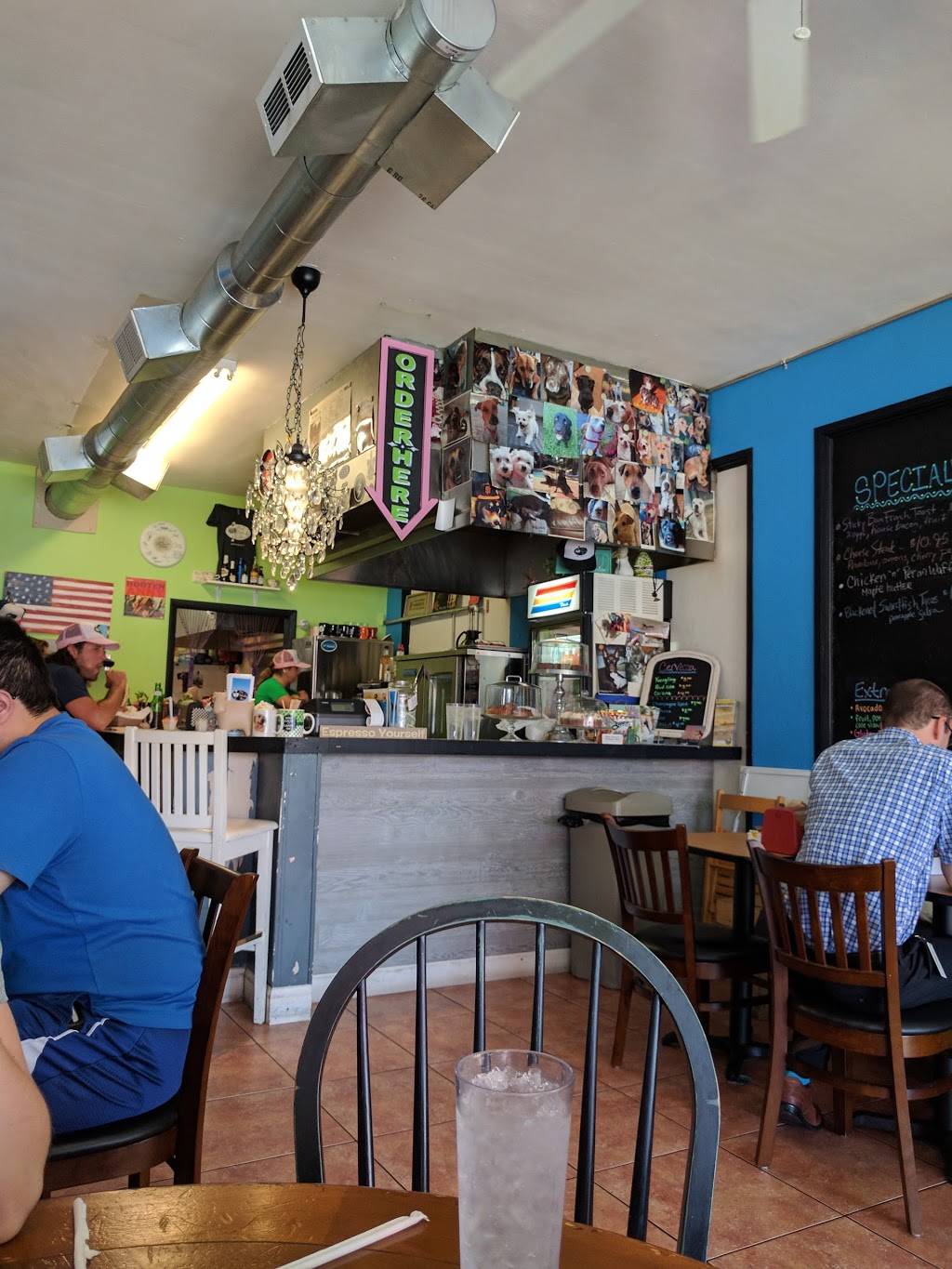 The Sticky Bun | restaurant | 1619 SE 3rd Ct, Deerfield Beach, FL 33441, USA | 7542125569 OR +1 754-212-5569