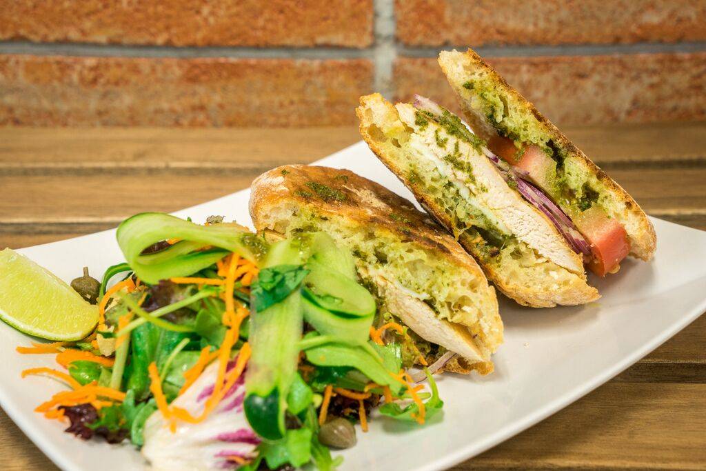 Baygreens Salads & More | restaurant | 2225 Webster St, Oakland, CA 94612, USA | 5104190673 OR +1 510-419-0673