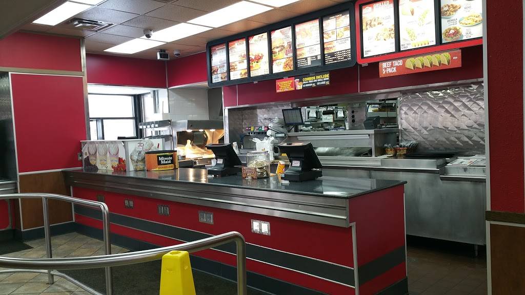 Hardees | restaurant | 405 E Main St, Kingwood, WV 26537, USA | 3043291420 OR +1 304-329-1420