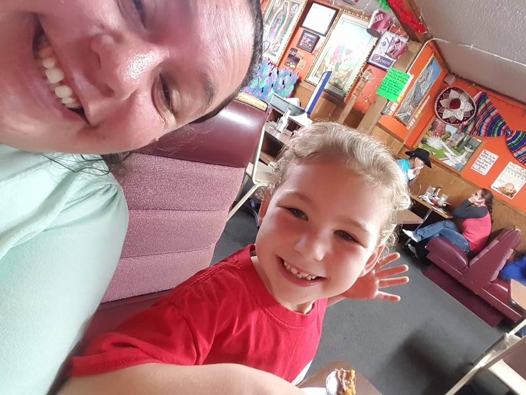 El Milagro | restaurant | 420 Pennsylvania Ave, Holton, KS 66436, USA | 7853627075 OR +1 785-362-7075