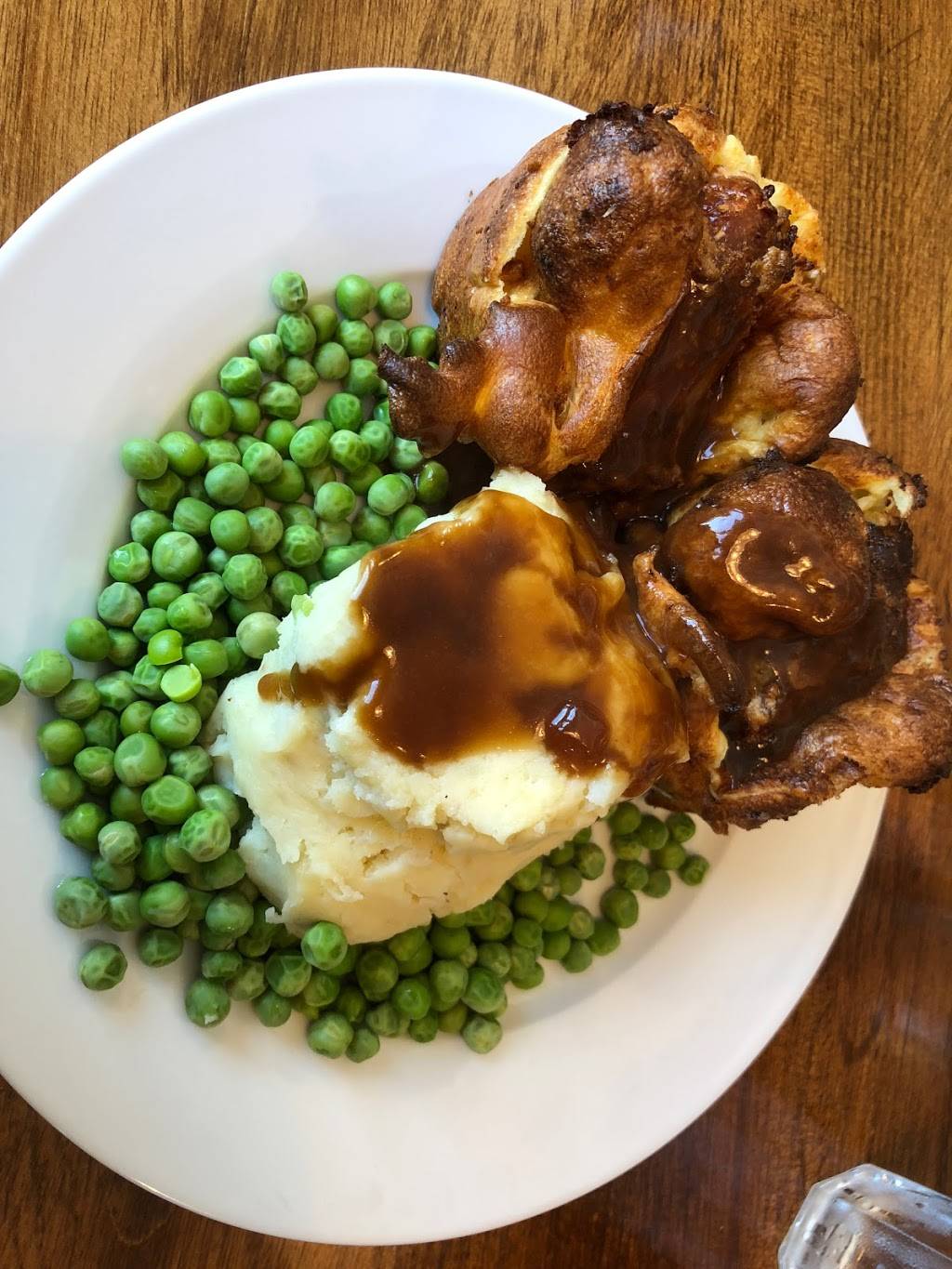 Canoe & Paddle | restaurant | 18 Bridge St, Lakefield, ON K0L 2H0, Canada | 7056511111 OR +1 705-651-1111