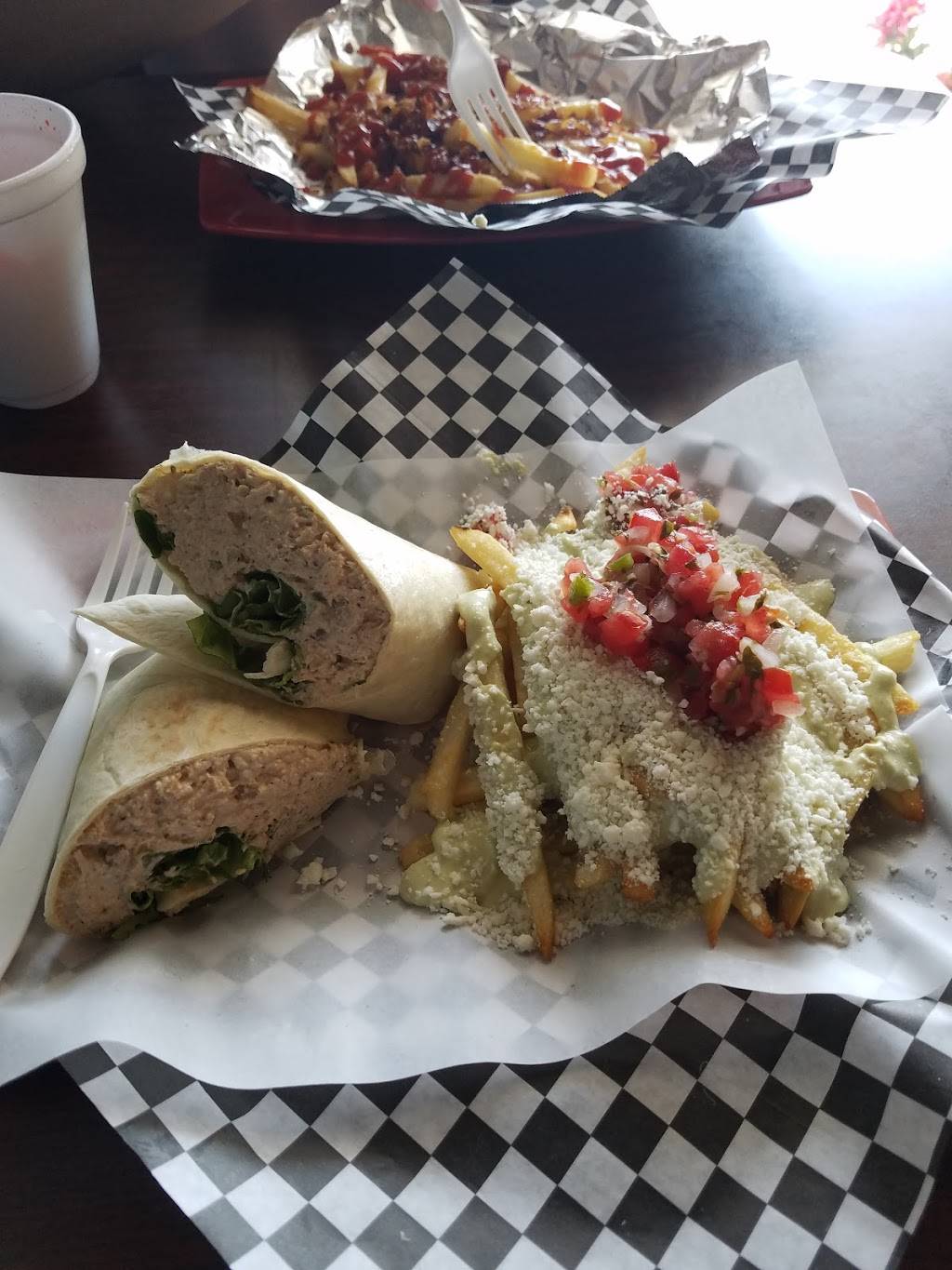 The Funky Munky | restaurant | Shopping Center, 134 College Park Dr, Weatherford, TX 76087, USA | 8173416136 OR +1 817-341-6136