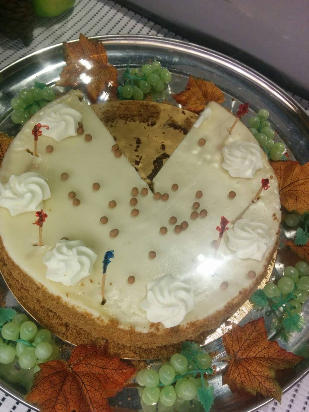 Lorenzo Bar And Grill | restaurant | 911 Richmond Rd, Ottawa, ON K2A 0G8, Canada | 6138205040 OR +1 613-820-5040