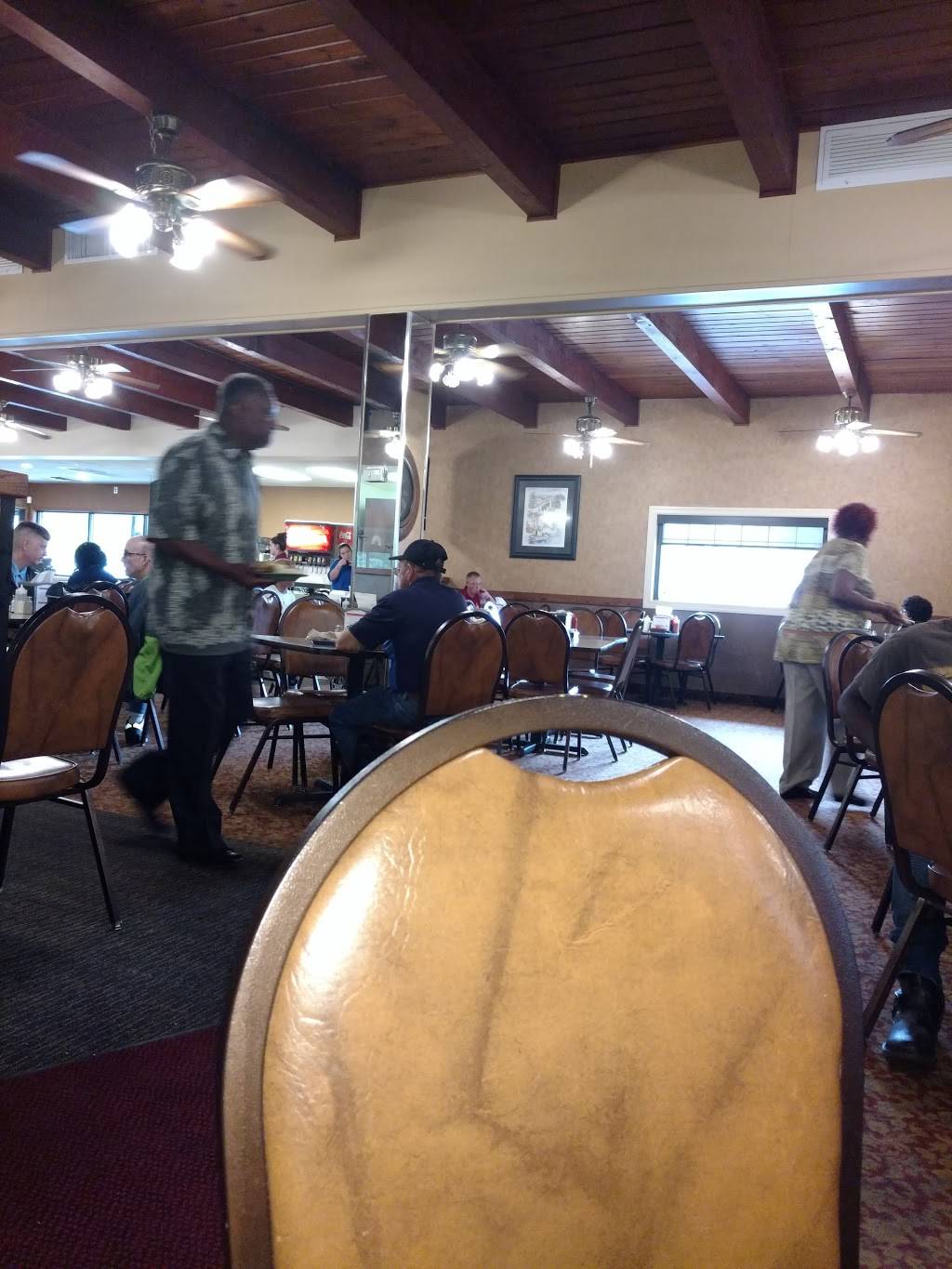 Sandpiper Seafood Restaurant | restaurant | 411 N Eastern Blvd, Fayetteville, NC 28301, USA | 9104838906 OR +1 910-483-8906