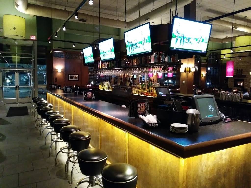 Bar Louie - Genesee Valley Center | night club | 4360 Miller Rd Suite E-1, Flint, MI 48507, USA | 8106001500 OR +1 810-600-1500