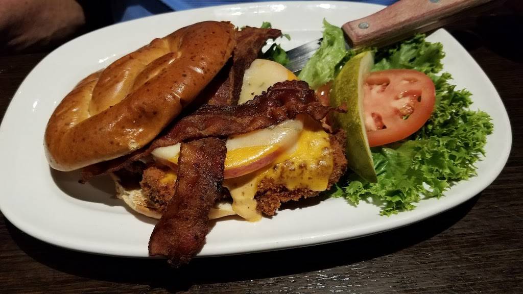 Brisco County Wood Grill | restaurant | N96 W16865 Cumberland Ct, Menomonee Falls, WI 53051, USA | 2622518330 OR +1 262-251-8330