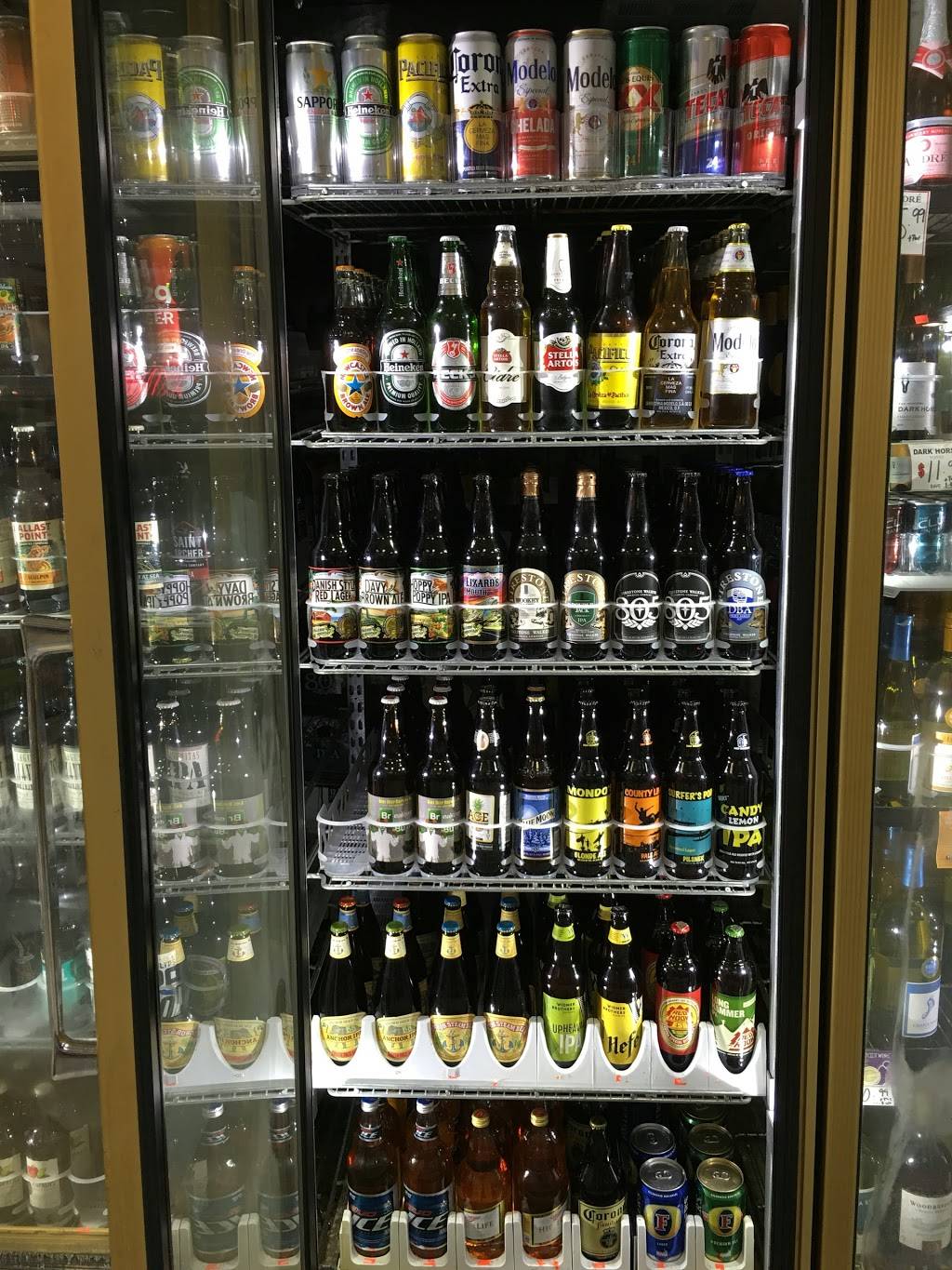 Harbor Mart | restaurant | Harbor Mart, 2810 Harbor Blvd b3, Oxnard, CA 93035, USA | 8059849488 OR +1 805-984-9488