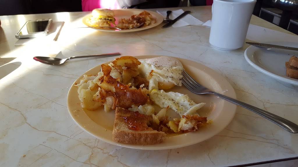 Sweet Sues Country Diner | restaurant | 2148 NY-5, Stanley, NY 14561, USA | 5855265482 OR +1 585-526-5482