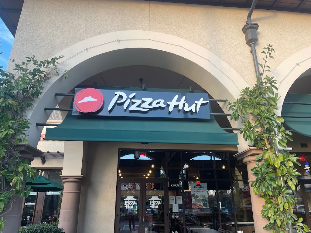 Pizza Hut | meal takeaway | 3939 Portola Pkwy 200 H, Irvine, CA 92602, USA | 7146195940 OR +1 714-619-5940