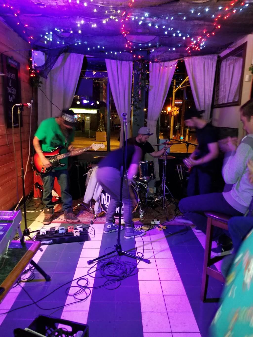 Colins Dugout | restaurant | 352 Royal York Road, Etobicoke, ON M8Y 2R2, Canada | 4162596910 OR +1 416-259-6910