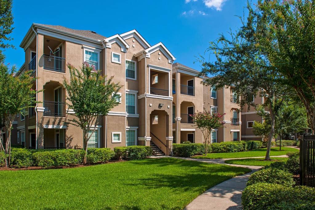 Estates at Fountain Lake Apartments | restaurant | 10498 Fountain Lake Dr, Stafford, TX 77477, USA | 2814947744 OR +1 281-494-7744