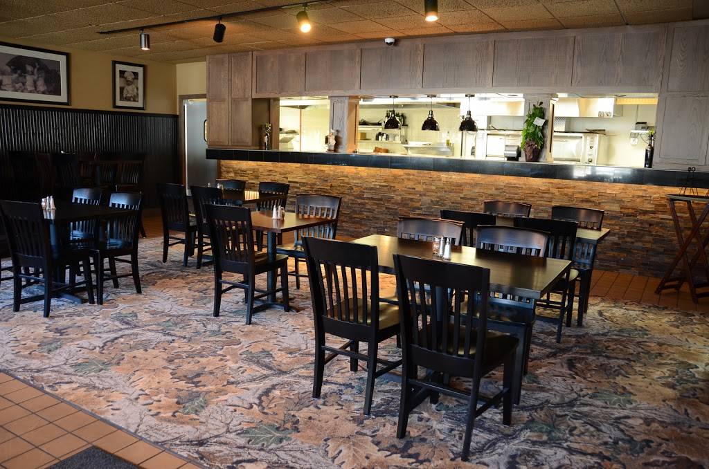 Sal Vitales Italian Restaurant and Pizzeria | meal takeaway | 1010 Park Ave, Muscatine, IA 52761, USA | 5632648259 OR +1 563-264-8259