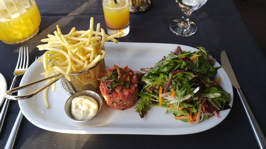 47e Parallèle | restaurant | 333 Rue Jacques-Parizeau, Québec, QC G1R 5G2, Canada | 4186924747 OR +1 418-692-4747