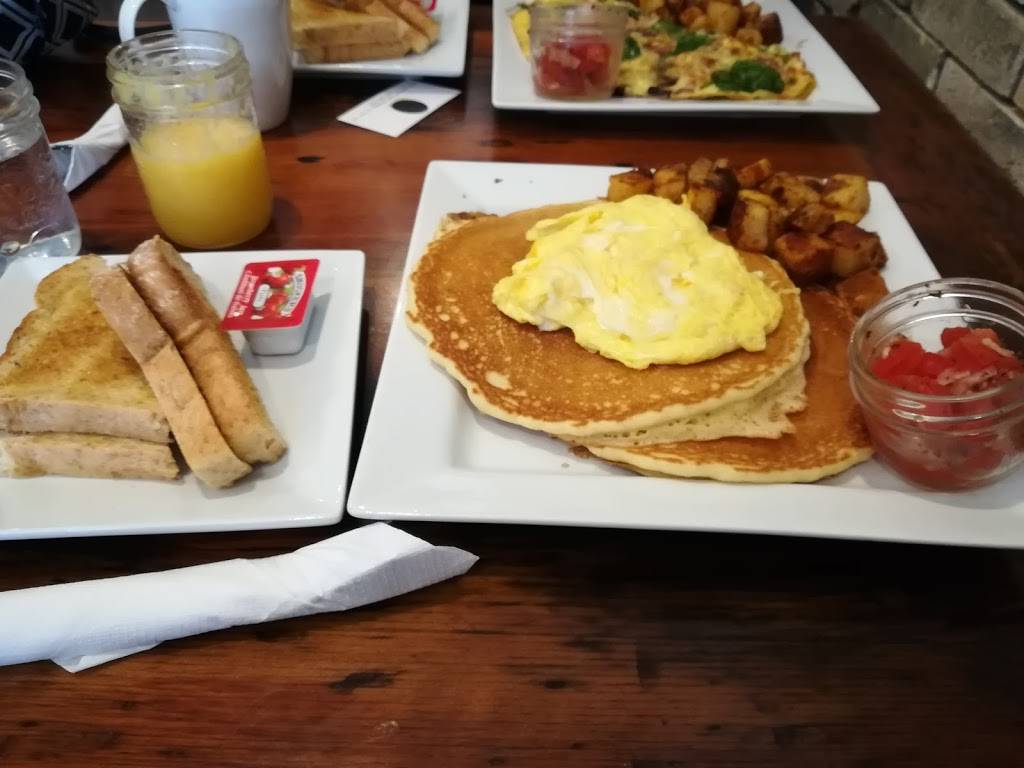 Brick Farm Breakfast | restaurant | 2116 Danforth Ave, Toronto, ON M4C 1J9, Canada | 4164210797 OR +1 416-421-0797