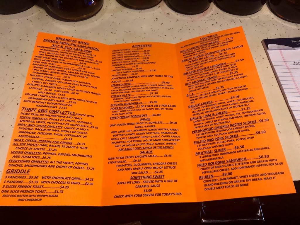 Disilvios Family Grill | restaurant | 517 N Main St, Hubbard, OH 44425, USA | 3305344980 OR +1 330-534-4980