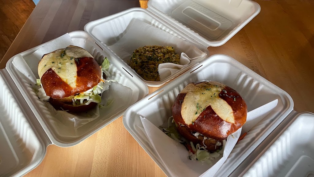 Black Leaf Vegan Cafe | cafe | 335 W 9th St, Indianapolis, IN 46202, USA | 3175604222 OR +1 317-560-4222