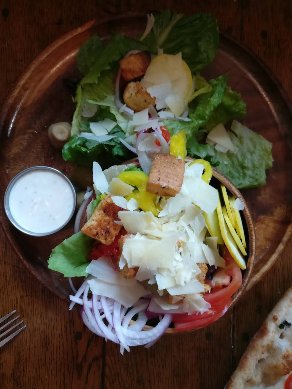 Fellini Pizzeria | restaurant | 2190 Broad St, Cranston, RI 02905, USA | 4014675992 OR +1 401-467-5992