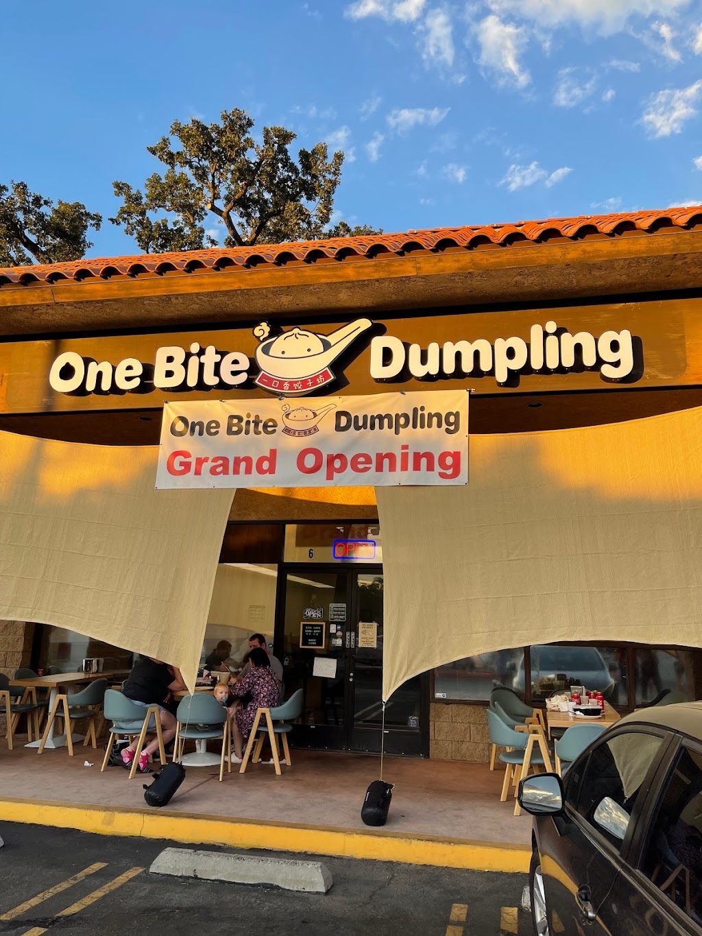 One Bite Dumpling 一口香饺子坊 | restaurant | 23120 Lyons Ave Ste 6, Santa Clarita, CA 91321, USA | 6614143138 OR +1 661-414-3138