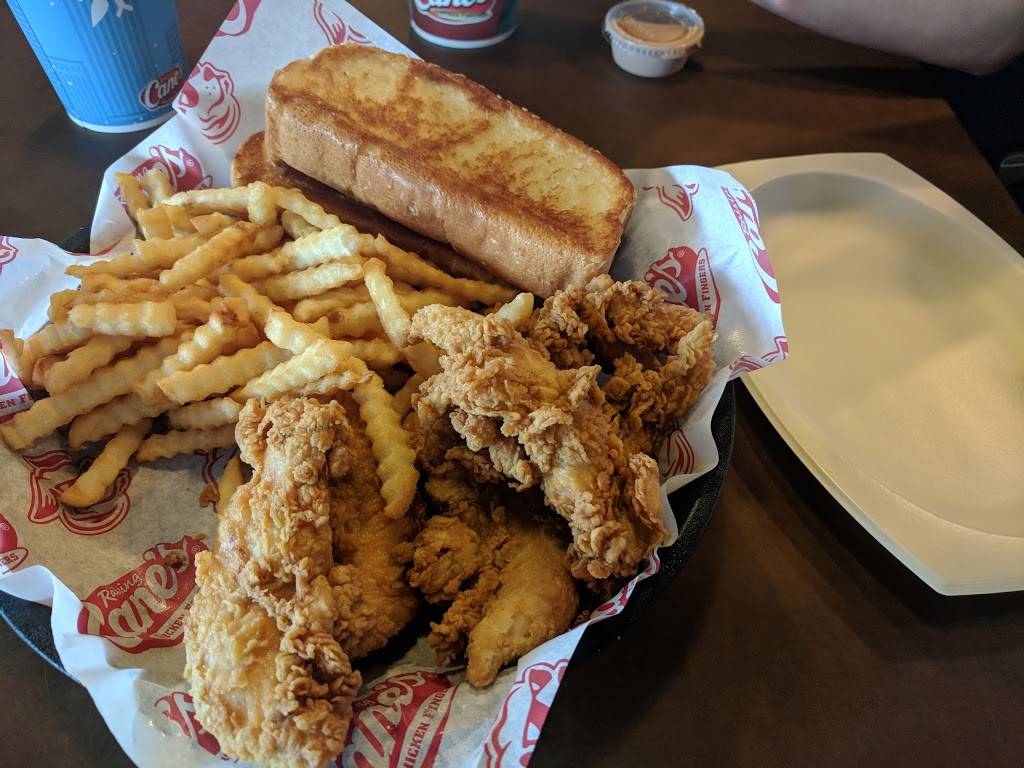 Raising Canes Chicken Fingers | meal takeaway | 960 E University Dr, Tempe, AZ 85281, USA | 4806963497 OR +1 480-696-3497