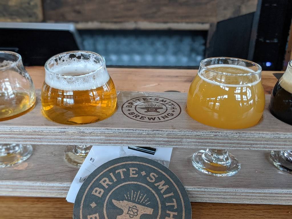 Britesmith Brewing | restaurant | 5611 Main St, Williamsville, NY 14221, USA | 7166504080 OR +1 716-650-4080